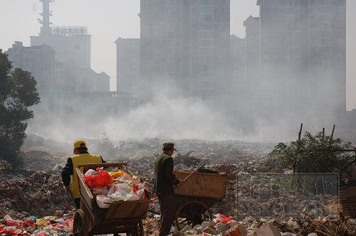 “垃圾圍城，環(huán)保政策下發(fā) 商用垃圾處理器破解困擾